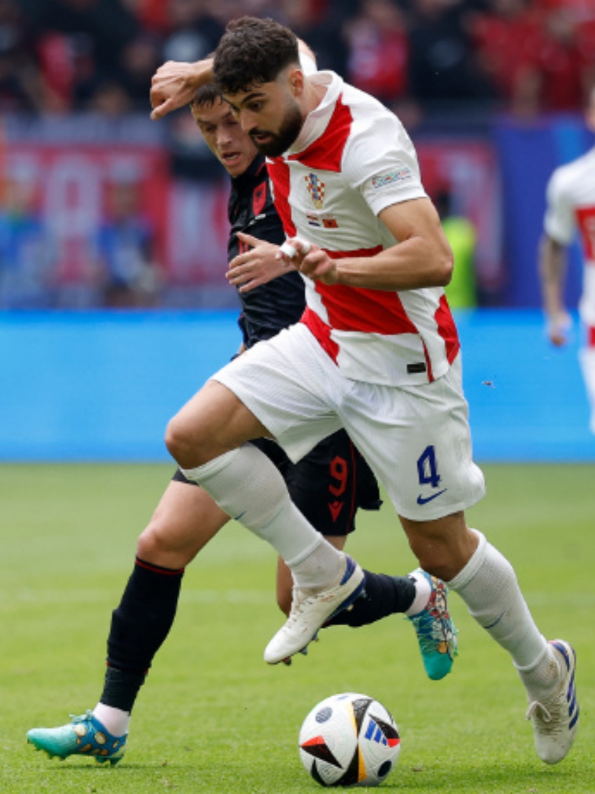 克罗地亚横扫巴萨,萨内关键制胜 克罗地亚横扫巴萨,萨内关键制胜