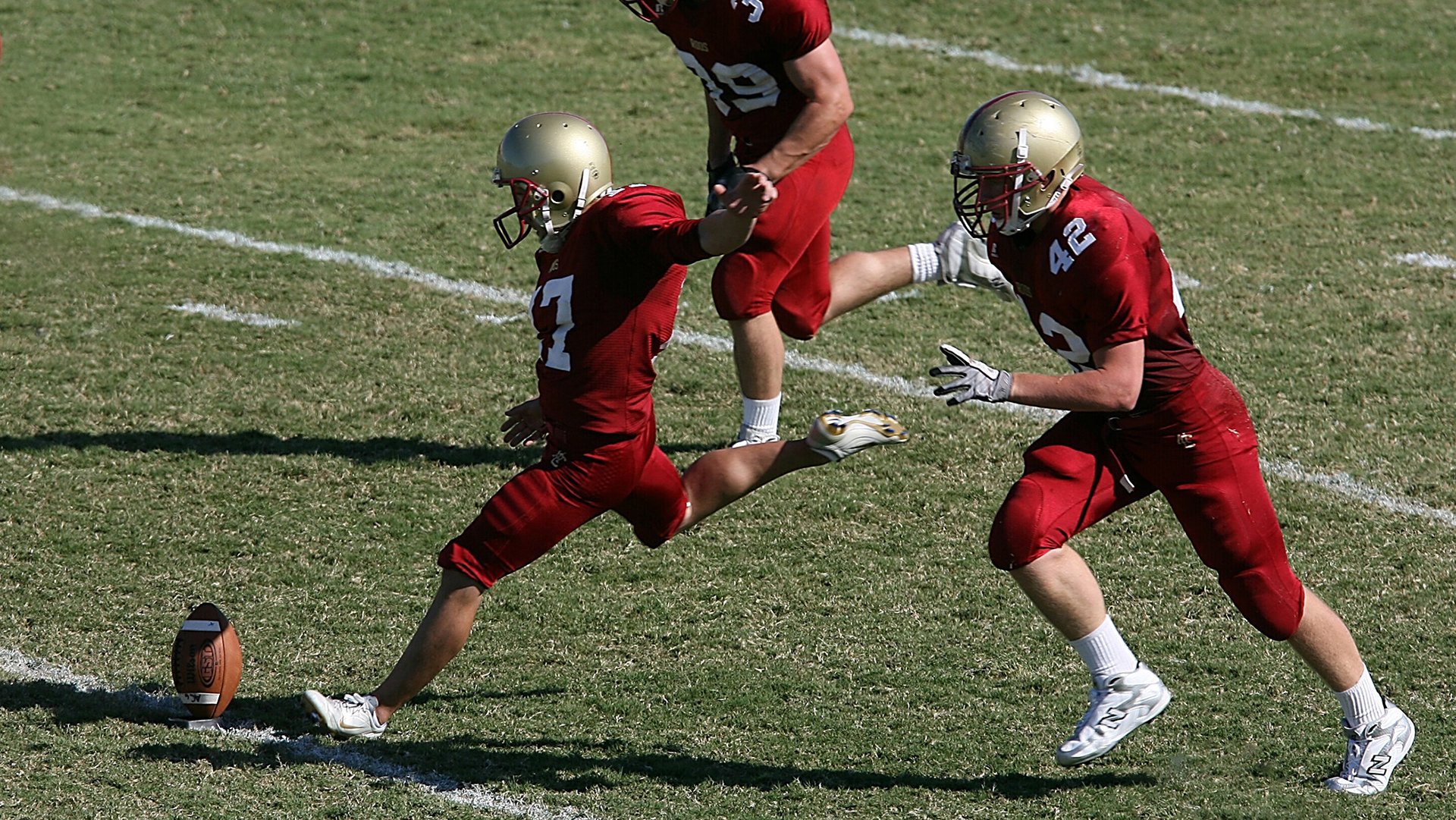 贝蒂斯硬仗取胜土耳其，拉亚成为关键先生，门将如何成为现代足球的战术支点？