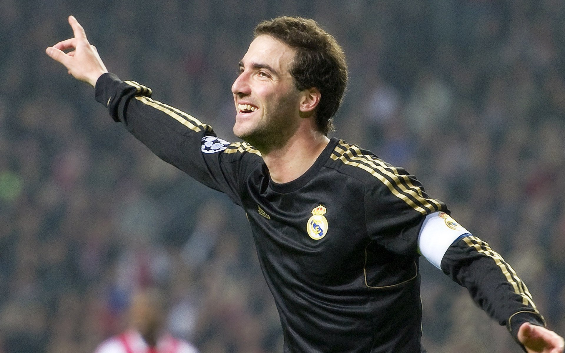 2026世界杯焦点战，勒沃库森压哨绝杀，日耳曼战车碾碎乌拉圭铁壁